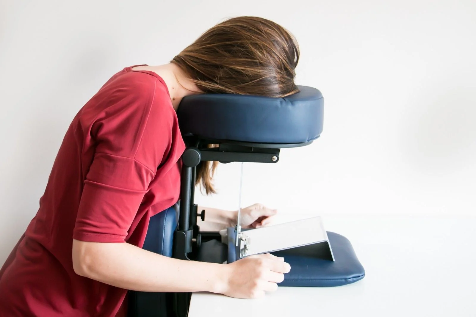 Portable seated face-down recovery support